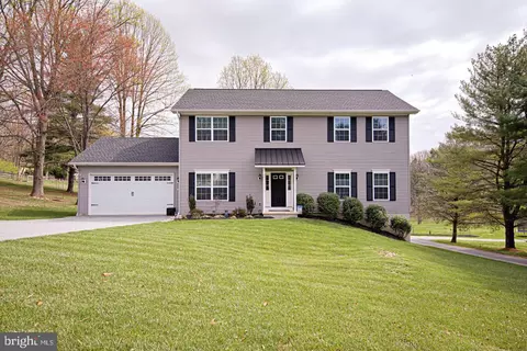 1467 Federal Dr, Downingtown, PA 19335