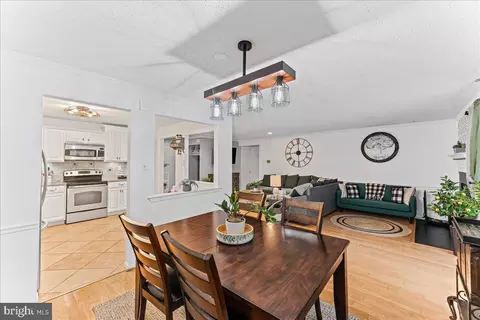 Dining - 28 Hopkinson Ct, Chesterbrook, PA 19087 photo 3 of 3