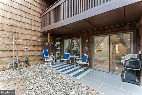 Exterior - 28 Hopkinson Ct, Chesterbrook, PA 19087 photo 4 of 5