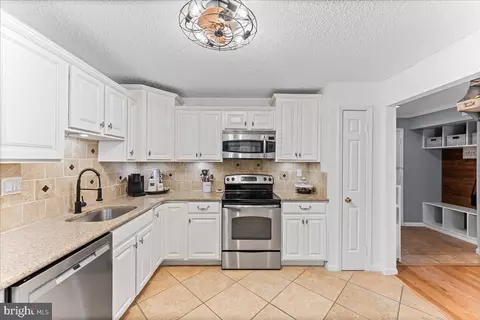 Kitchen - 28 Hopkinson Ct, Chesterbrook, PA 19087 photo 1 of 3