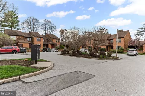 Exterior - 28 Hopkinson Ct, Chesterbrook, PA 19087 photo 2 of 5