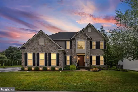 869 Bourban Ln, West Grove, PA 19390