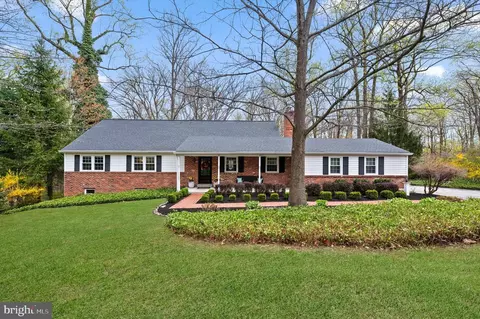 419 Hilltop Rd, Paoli, PA 19301