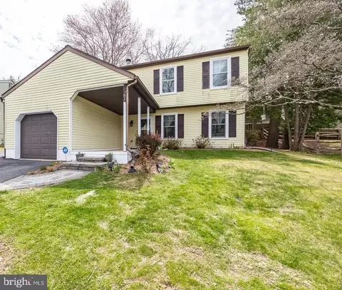81 Canterbury Ct, Downingtown, PA 19335