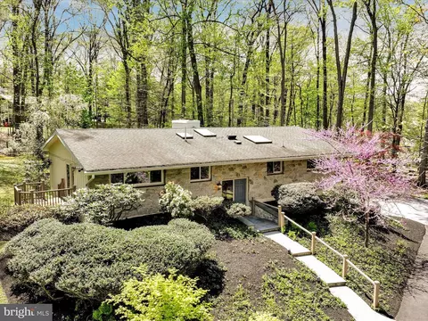 694 Trowill Ln, Wayne, PA 19087 photo 2