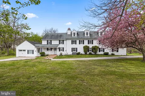 Exterior - 897 Richards Rd, Wayne, PA 19087 photo 1 of 7