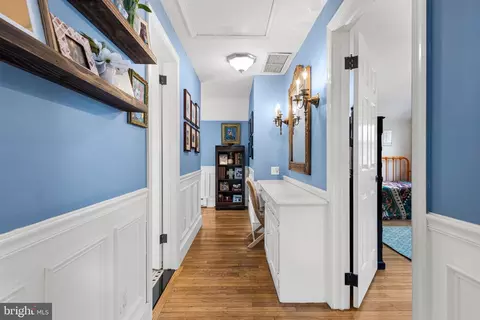 Entry Way - 897 Richards Rd, Wayne, PA 19087 photo 7 of 9