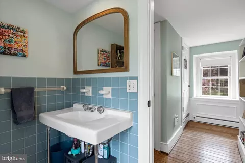 Entry Way - 897 Richards Rd, Wayne, PA 19087 photo 8 of 9