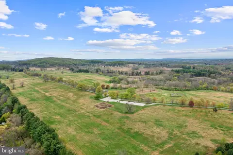 View/Area - 897 Richards Rd, Wayne, PA 19087 photo 1 of 2