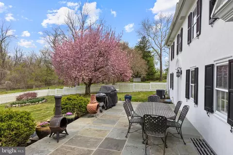 Exterior - 897 Richards Rd, Wayne, PA 19087 photo 6 of 7