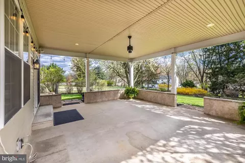 Exterior - 374 Devon Dr, Exton, PA 19341 photo 5 of 10