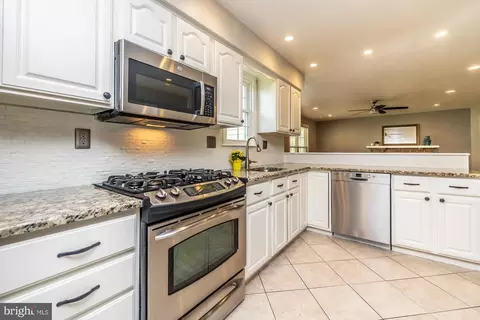 Kitchen - 374 Devon Dr, Exton, PA 19341 photo 4 of 4