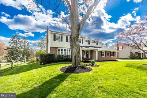 Exterior - 374 Devon Dr, Exton, PA 19341 photo 3 of 10