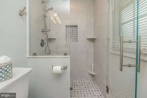 Bath - 374 Devon Dr, Exton, PA 19341 photo 3 of 4