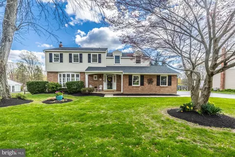 Exterior - 374 Devon Dr, Exton, PA 19341 photo 2 of 10