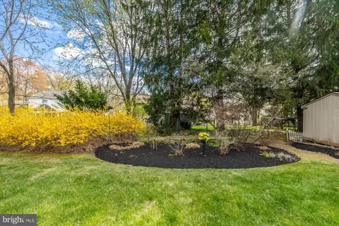Exterior - 374 Devon Dr, Exton, PA 19341 photo 9 of 10