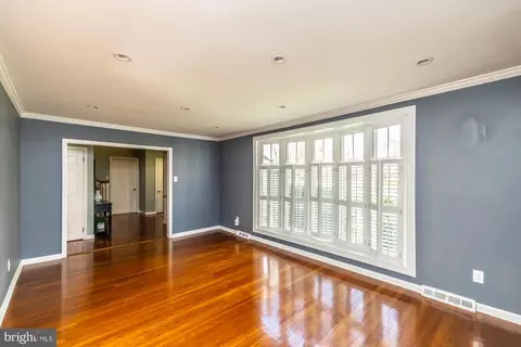 Living - 374 Devon Dr, Exton, PA 19341 photo 2 of 8