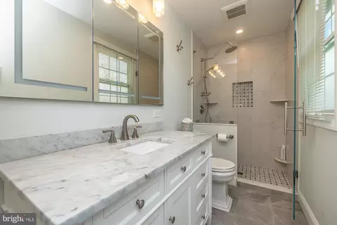 Bath - 374 Devon Dr, Exton, PA 19341 photo 2 of 4