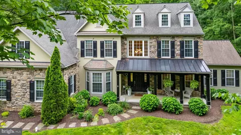 41 Hillview Rd, Morgantown, PA 19543