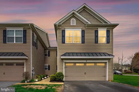 100 New Village Greene Dr, Honey Brook, PA 19344