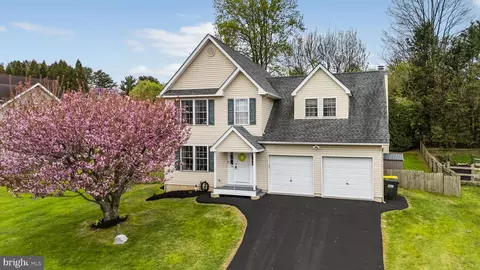 130 W Hillside Dr, Oxford, PA 19363
