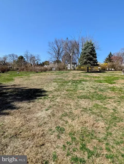 39 Reel St, Coatesville, PA 19320