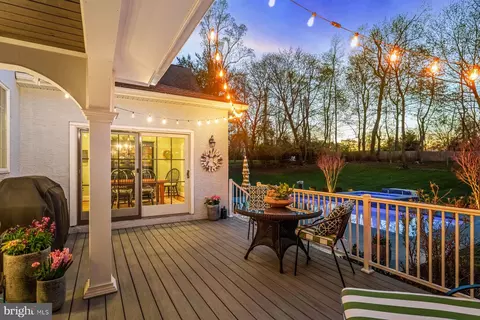 Exterior - 321 Exeter Rd, Devon, PA 19333 photo 6 of 29