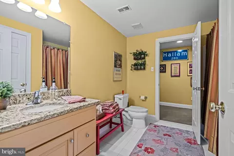 Bath - 321 Exeter Rd, Devon, PA 19333 photo 10 of 10