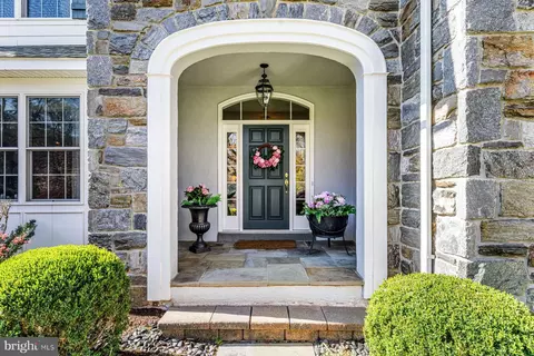 Exterior - 321 Exeter Rd, Devon, PA 19333 photo 11 of 29
