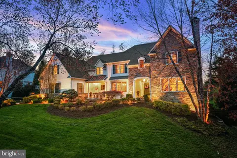 321 Exeter Rd, Devon, PA 19333