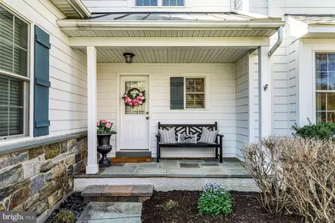 Exterior - 321 Exeter Rd, Devon, PA 19333 photo 18 of 29