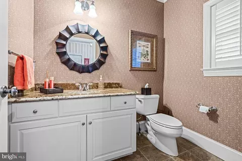 Bath - 321 Exeter Rd, Devon, PA 19333 photo 2 of 10
