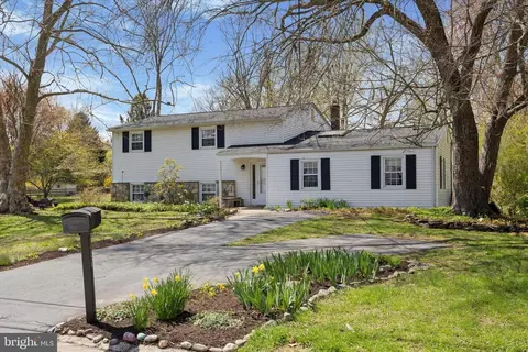 1290 Clearbrook Rd, West Chester, PA 19380