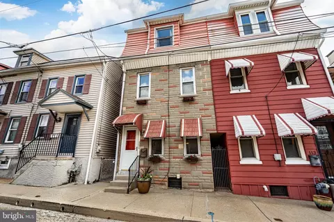 111 Jackson St, Phoenixville, PA 19460