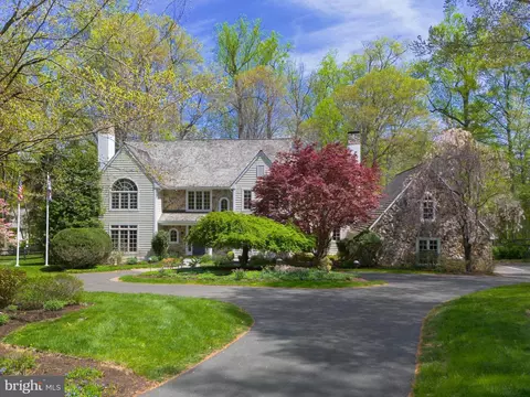 1264 Farm Rd, Berwyn, PA 19312