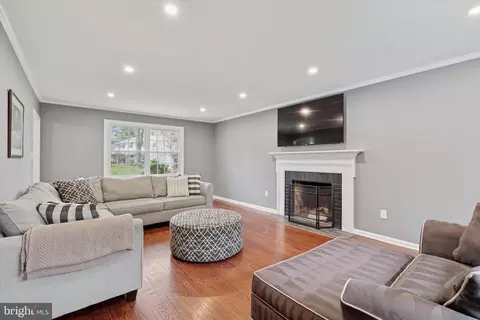Living - 78 Peddrick Rd, Wayne, PA 19087 photo 2 of 2