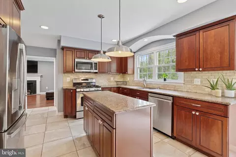 Kitchen - 78 Peddrick Rd, Wayne, PA 19087 photo 2 of 3
