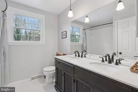 Bath - 78 Peddrick Rd, Wayne, PA 19087 photo 4 of 4