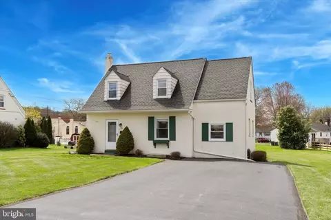 18 Lloyd Ave, Downingtown, PA 19335