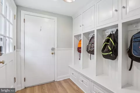 Entry Way - 410 N Valley Forge Rd, Devon, PA 19333 photo 4 of 9