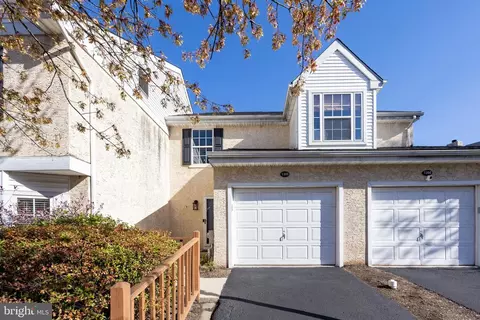 1305 Coventry Pointe Ln, Pottstown, PA 19465