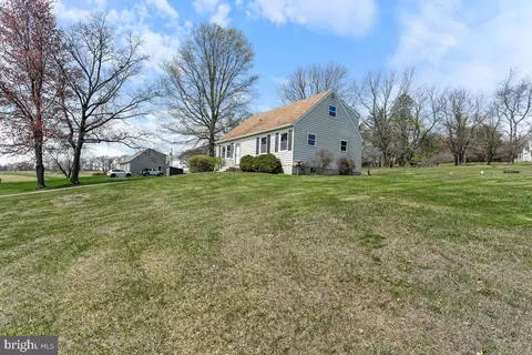 3 Queen Ln, Coatesville, PA 19320