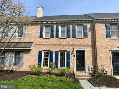 504 Carpenter Ct, Chester Springs, PA 19425