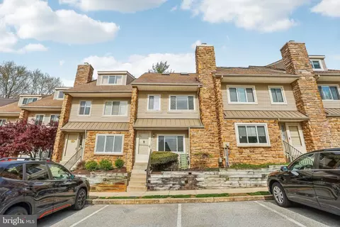 118 Cavalry Ct, Chesterbrook, PA 19087 photo 3
