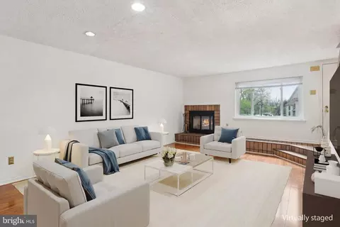 118 Cavalry Ct, Chesterbrook, PA 19087