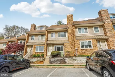 118 Cavalry Ct, Chesterbrook, PA 19087 photo 2