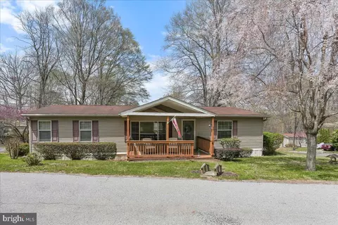 59 Glen Roy Rd, Nottingham, PA 19362