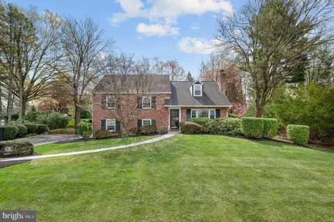 21 Clover Ln, Malvern, PA 19355