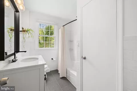 Bath - 46 Lakeside Ave, Devon, PA 19333 photo 3 of 6