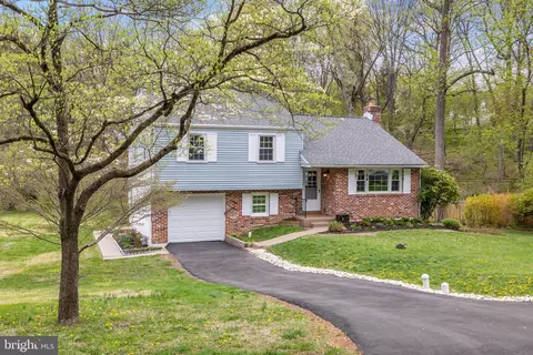 Exterior - 46 Lakeside Ave, Devon, PA 19333 photo 2 of 19